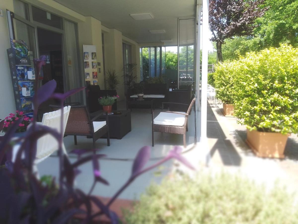 B&B - Meuble' - Hotel " Cordiale " 米萨诺阿德里亚蒂科 外观 照片