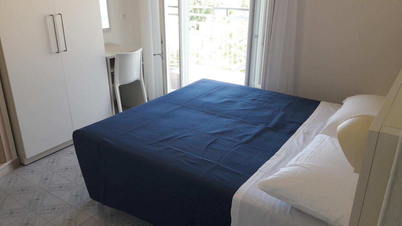 B&B - Meuble' - Hotel " Cordiale " 米萨诺阿德里亚蒂科 外观 照片